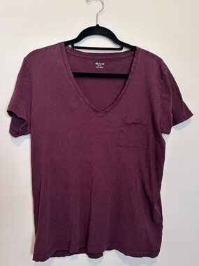 Madewell Cotton V-Neck Pocket Tee in Plum